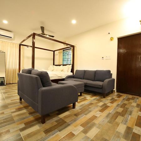 Brown Town Resort & Spa Hyderabad Esterno foto
