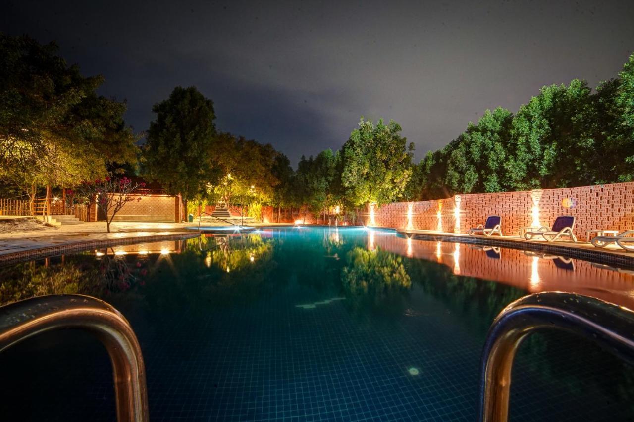 Brown Town Resort & Spa Hyderabad Esterno foto