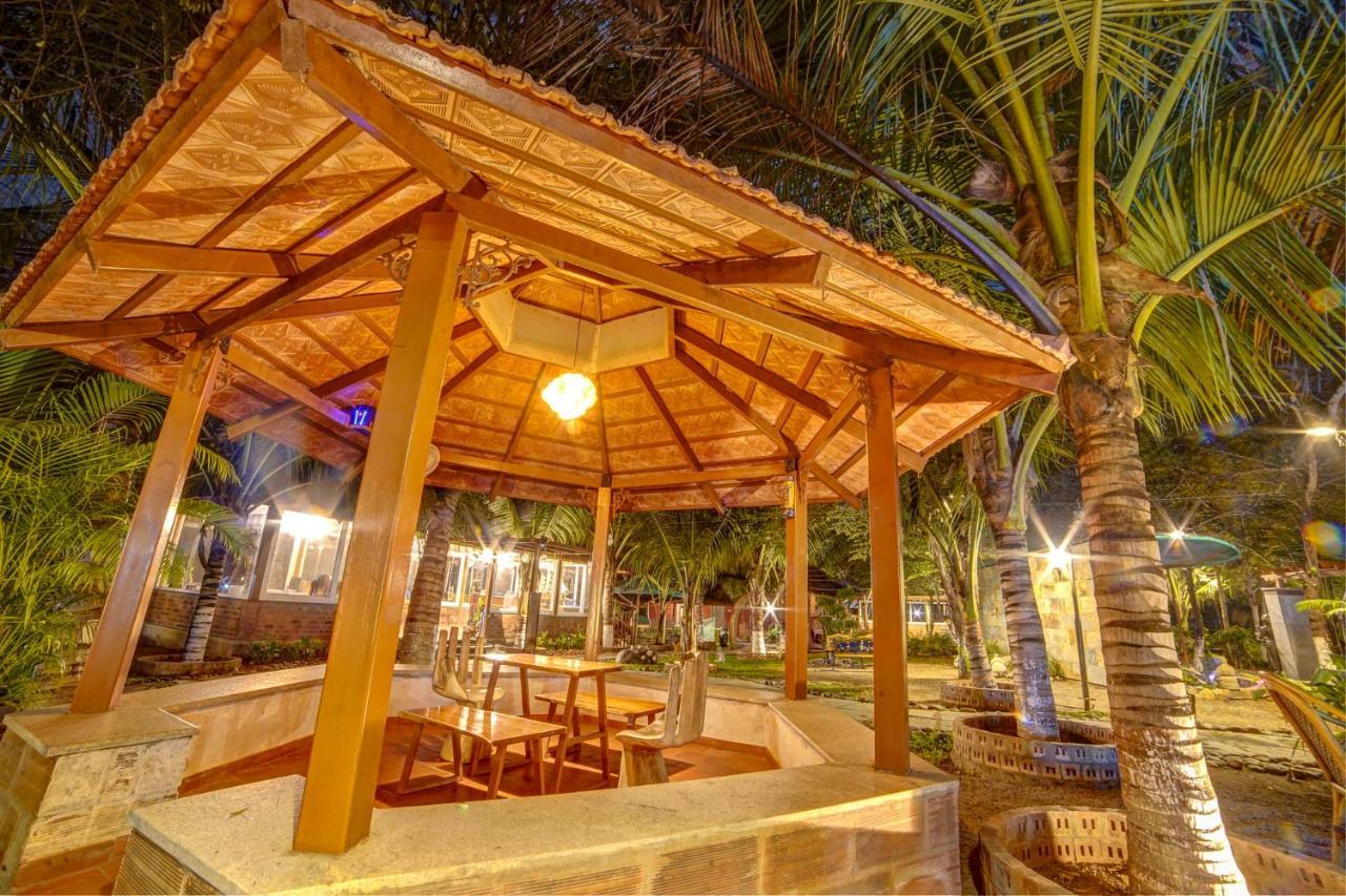 Brown Town Resort & Spa Hyderabad Esterno foto
