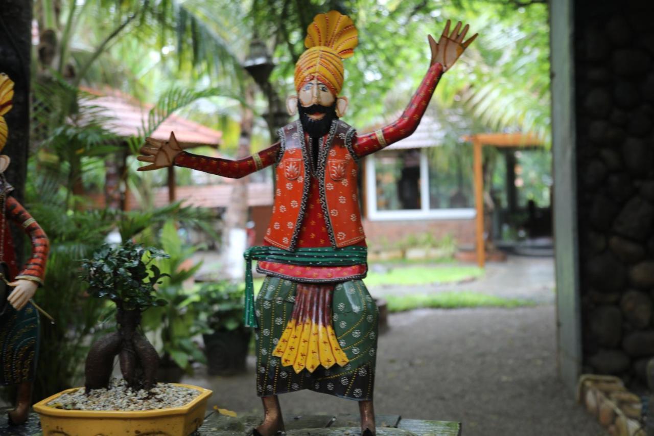 Brown Town Resort & Spa Hyderabad Esterno foto
