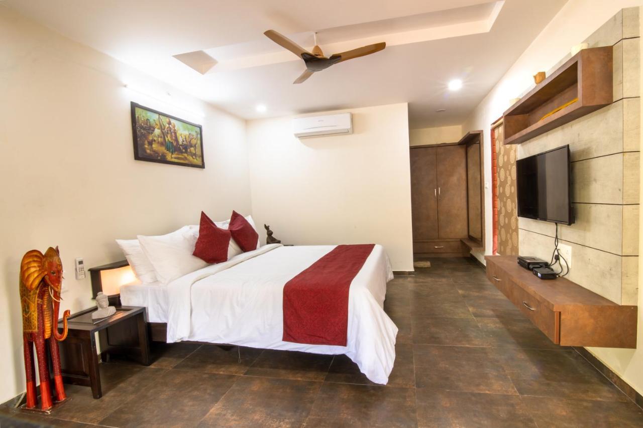 Brown Town Resort & Spa Hyderabad Esterno foto