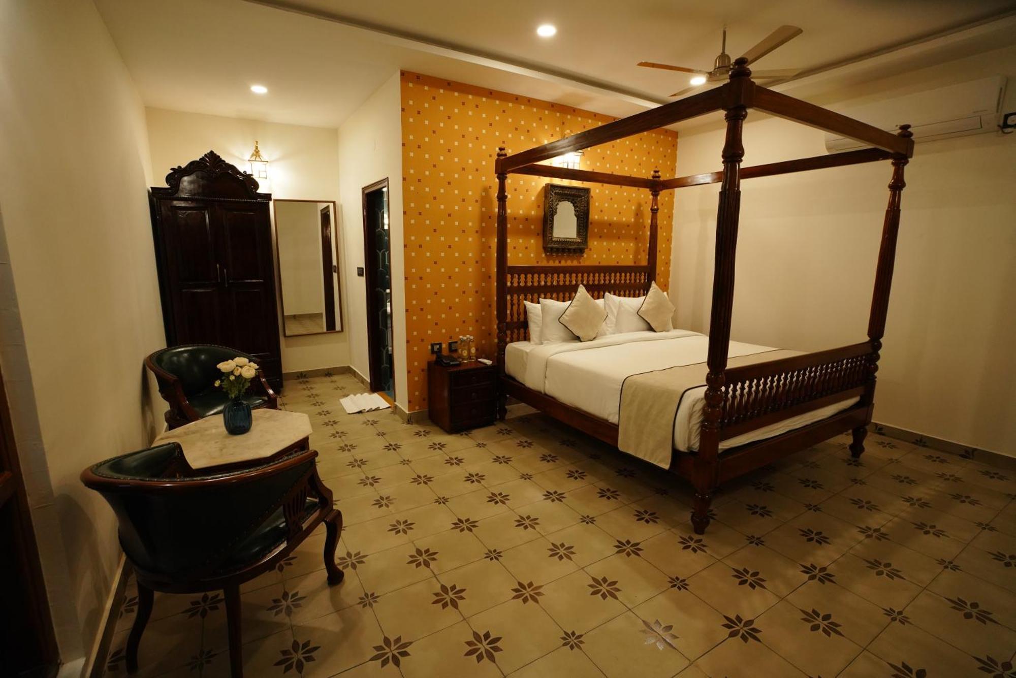 Brown Town Resort & Spa Hyderabad Esterno foto
