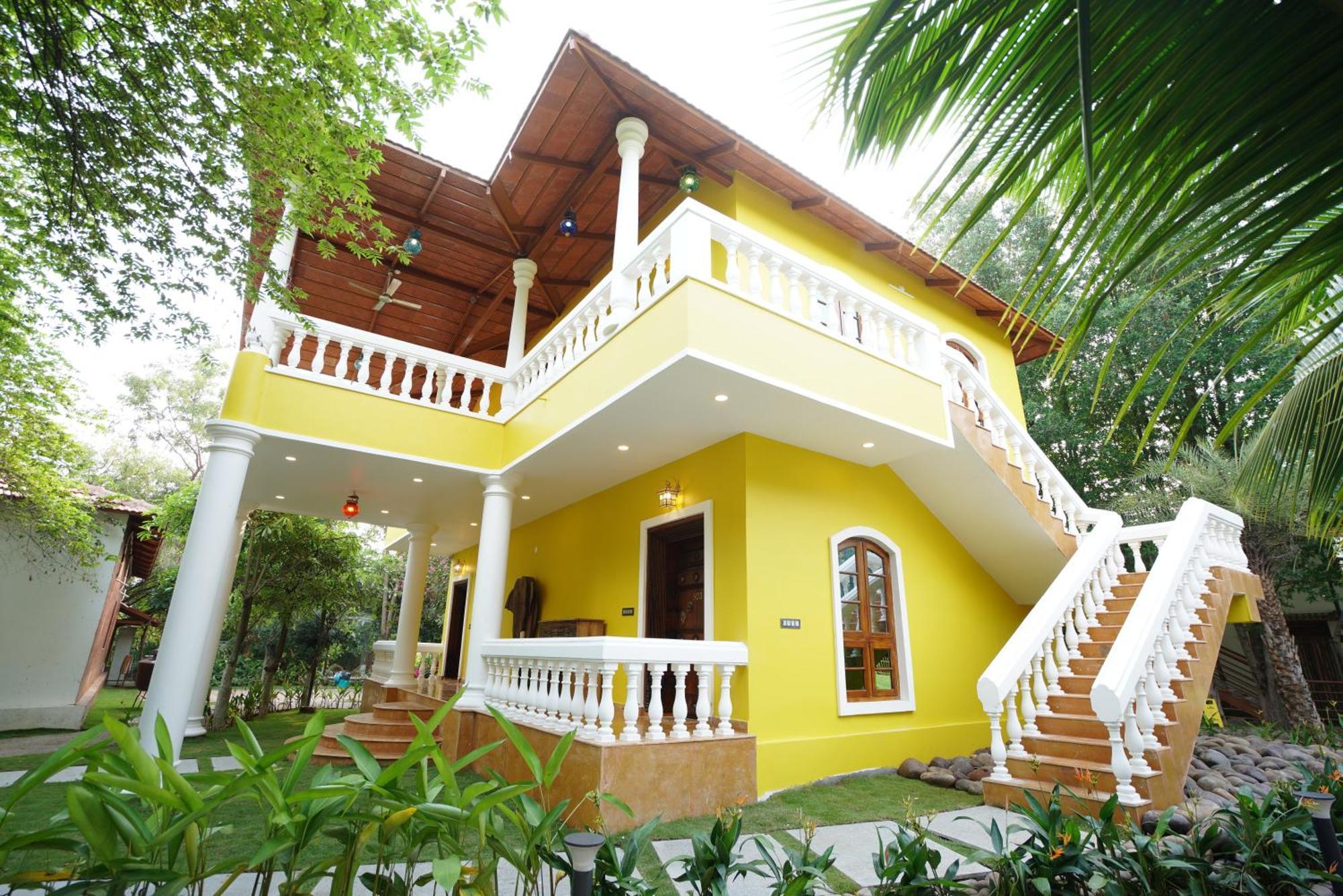 Brown Town Resort & Spa Hyderabad Esterno foto